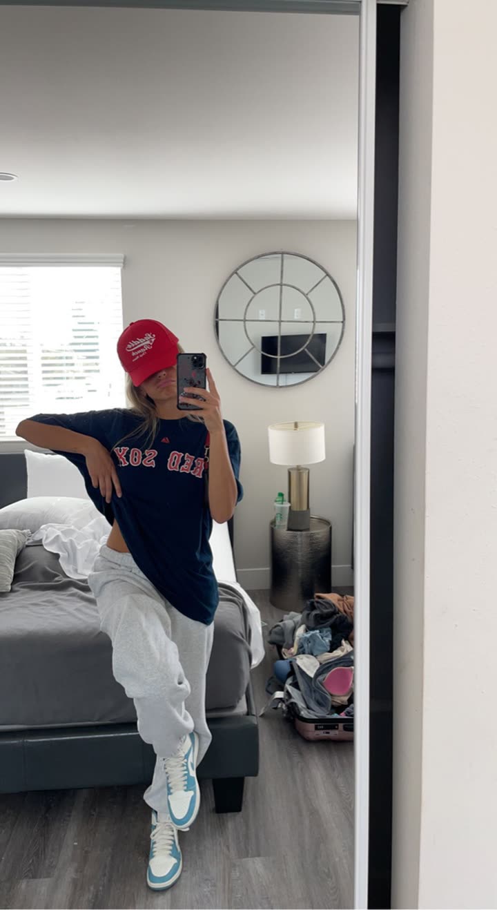 sadie.mckenna snapchat image archive image