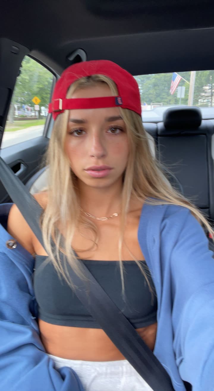 sadie.mckenna snapchat image archive image