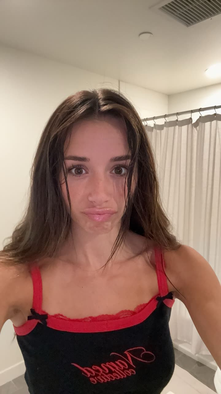 sadie.mckenna snapchat image archive image