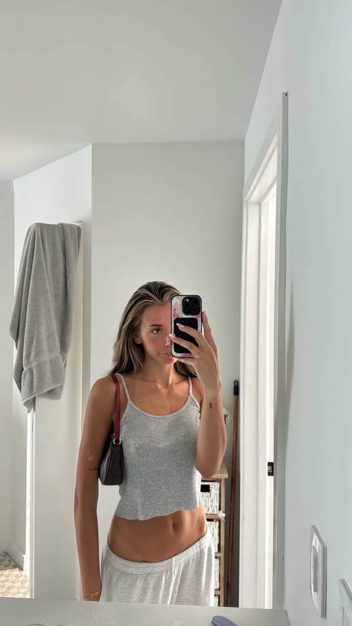 sadie.mckenna snapchat image archive image