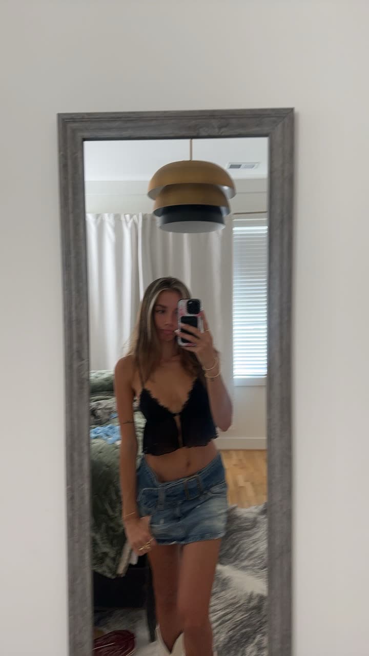 sadie.mckenna snapchat image archive image