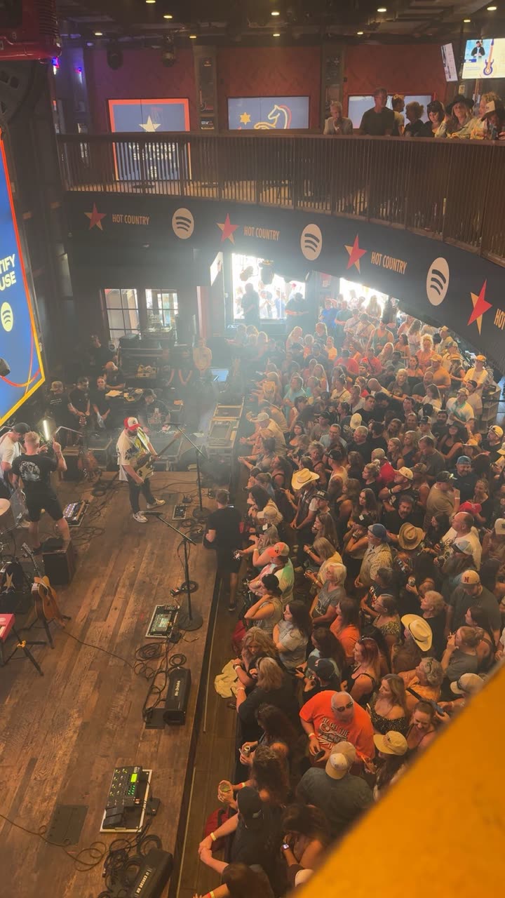 sadie.mckenna snapchat image archive image