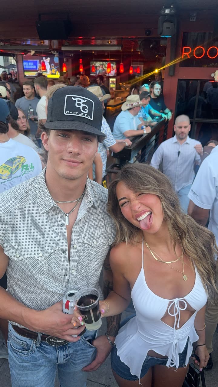 sadie.mckenna snapchat image archive image