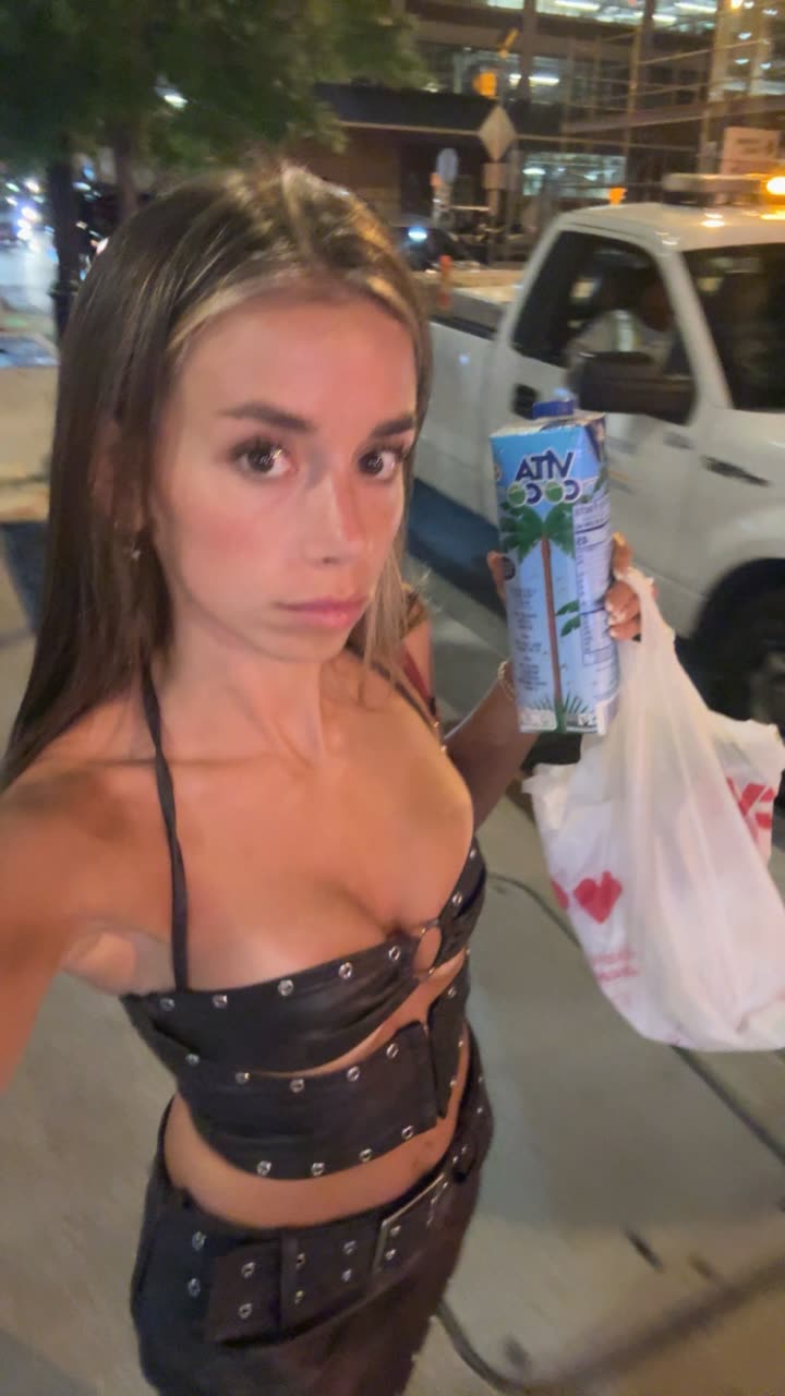 sadie.mckenna snapchat image archive image