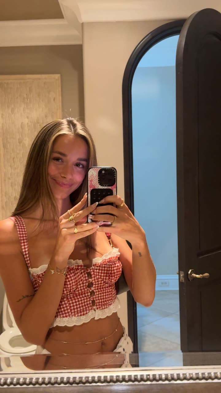 sadie.mckenna snapchat image archive image