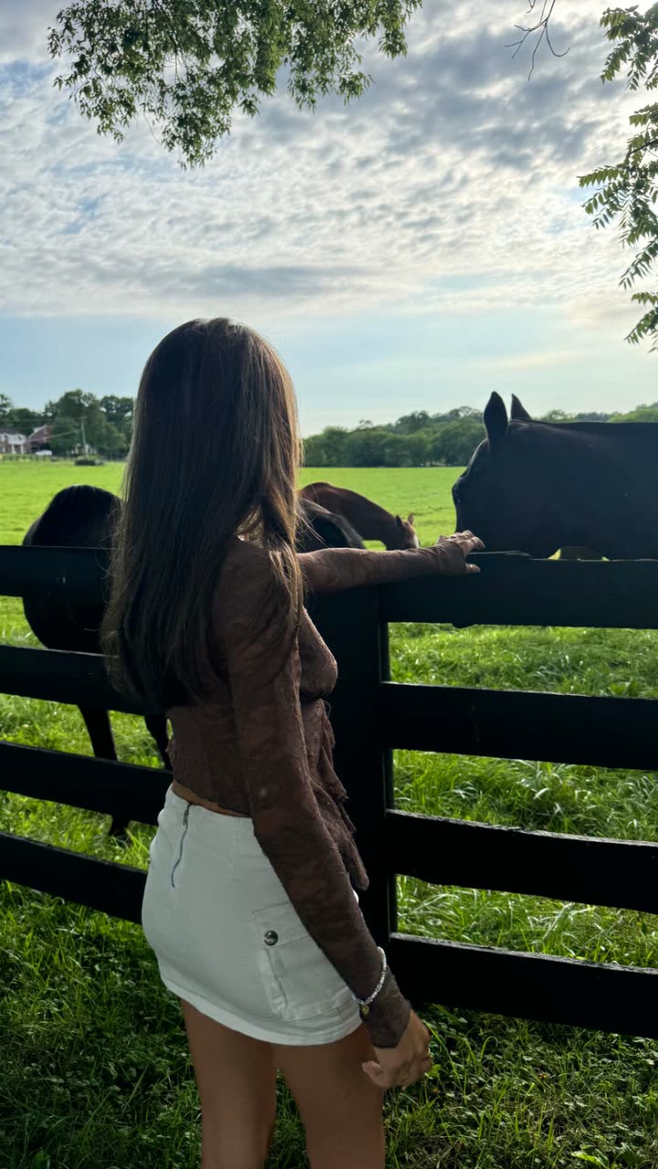 sadie.mckenna snapchat image archive image