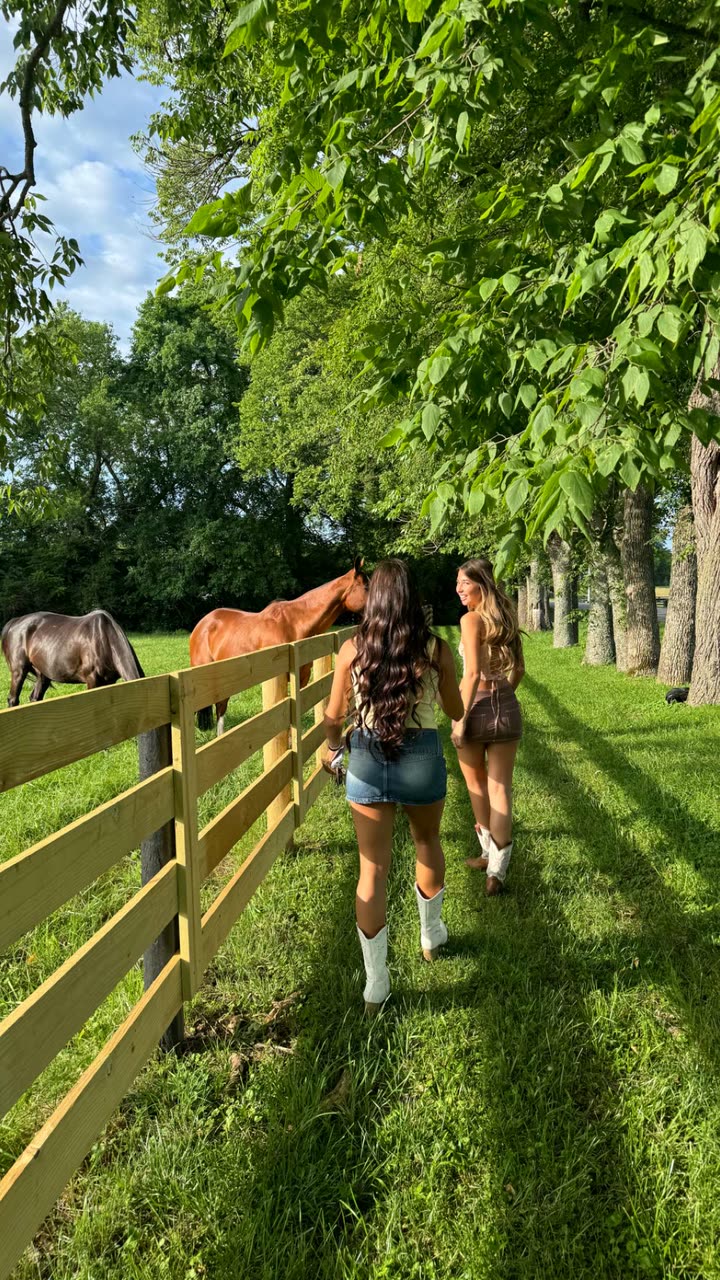 sadie.mckenna snapchat image archive image