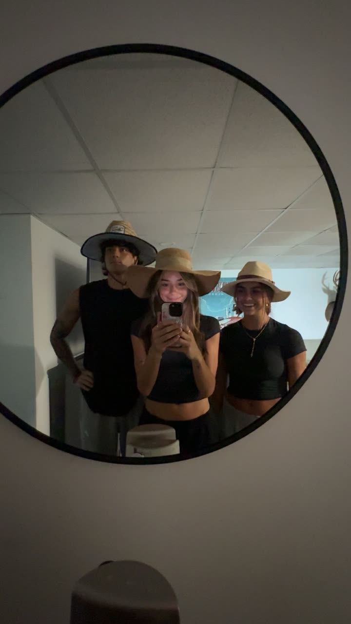 sadie.mckenna snapchat image archive image