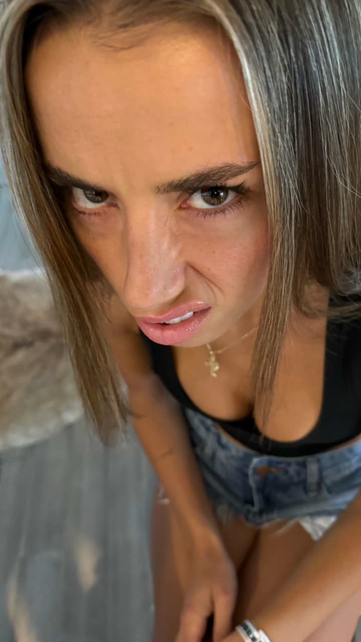 sadie.mckenna snapchat image archive image