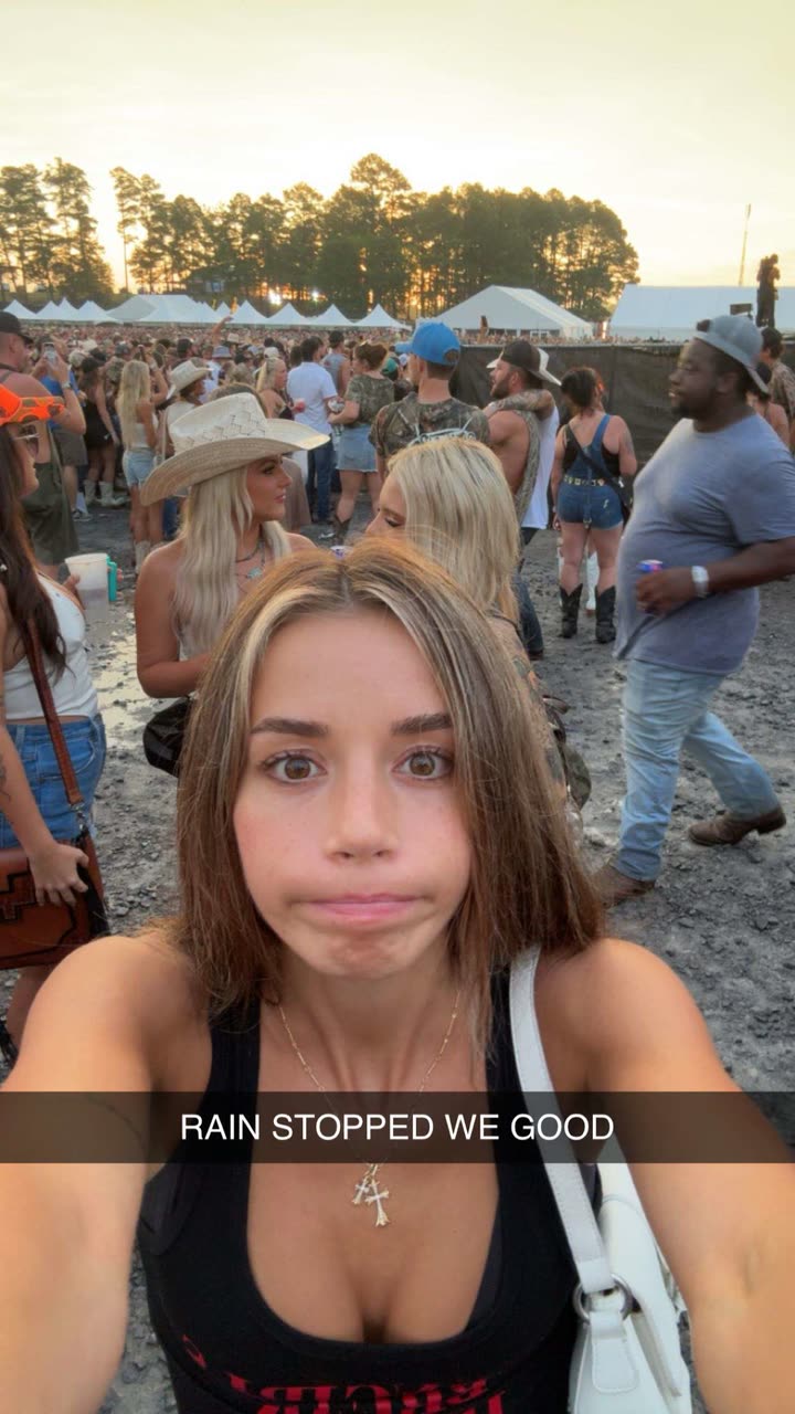 sadie.mckenna snapchat image archive image