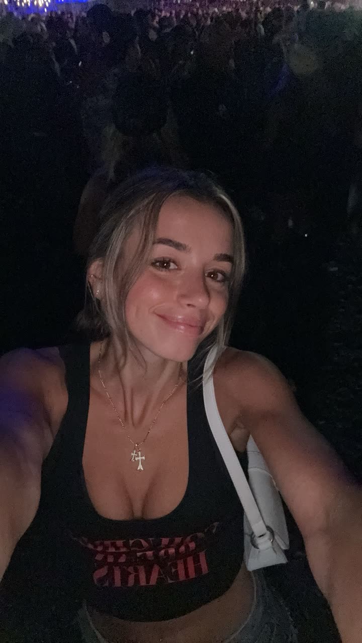 sadie.mckenna snapchat image archive image