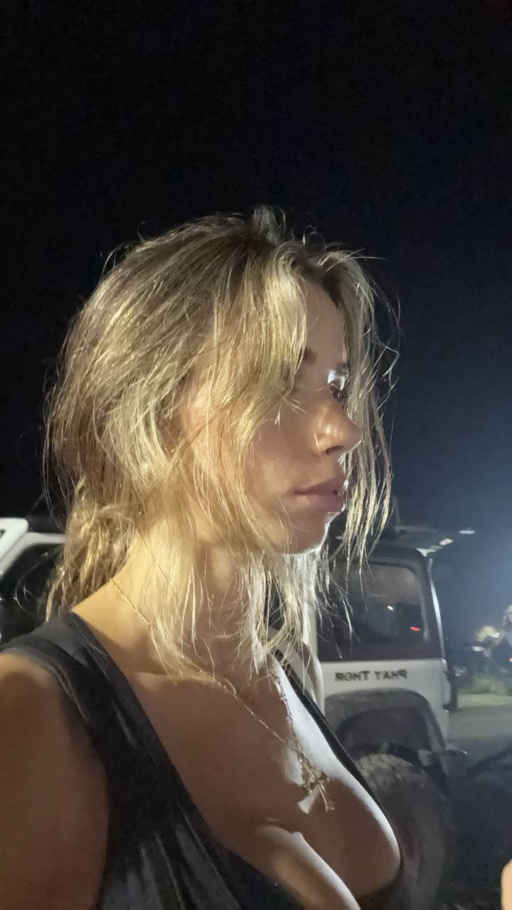 sadie.mckenna snapchat image archive image