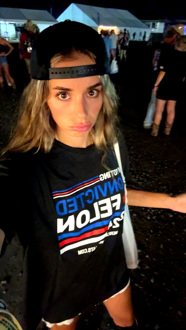 sadie.mckenna snapchat image archive image