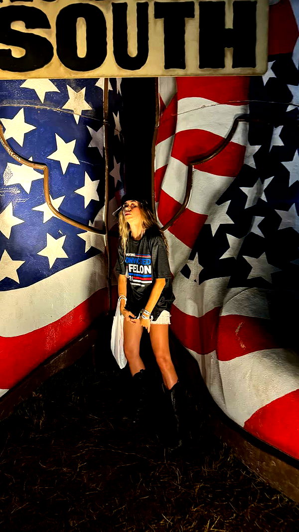 sadie.mckenna snapchat image archive image