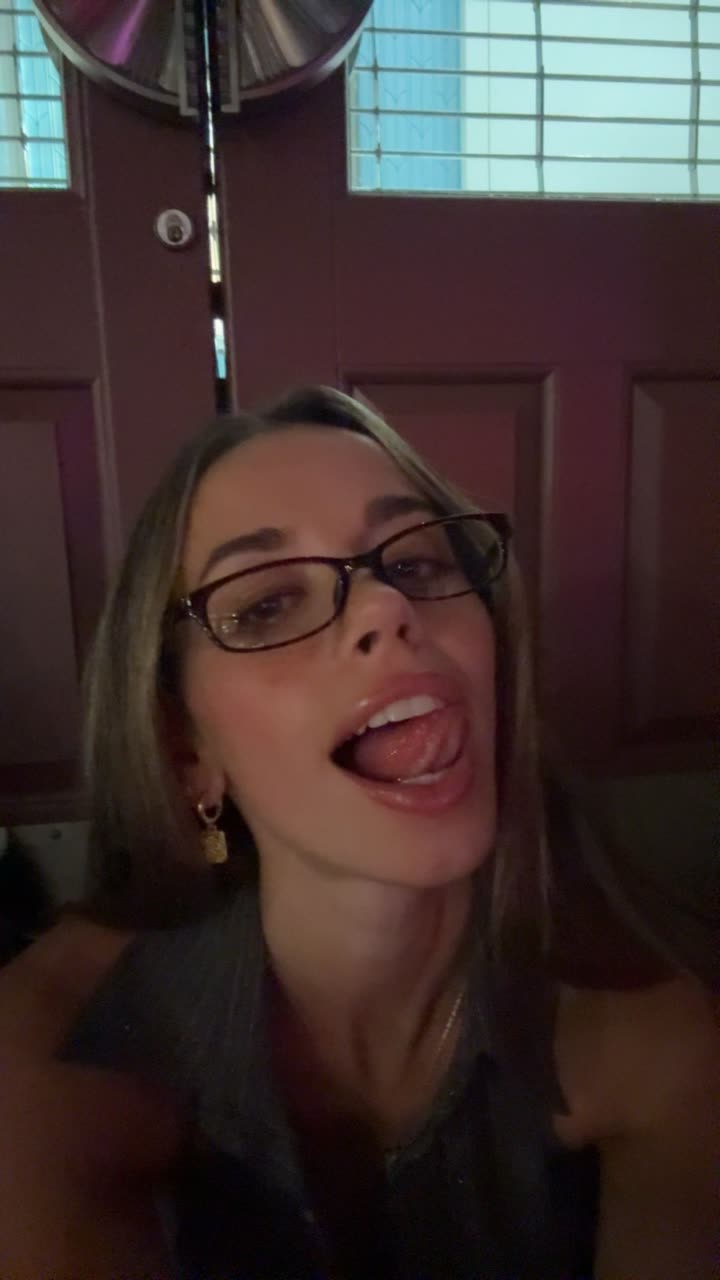 sadie.mckenna snapchat image archive image