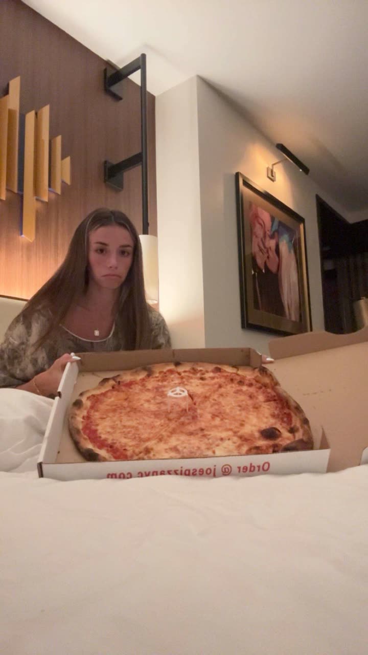 sadie.mckenna snapchat image archive image