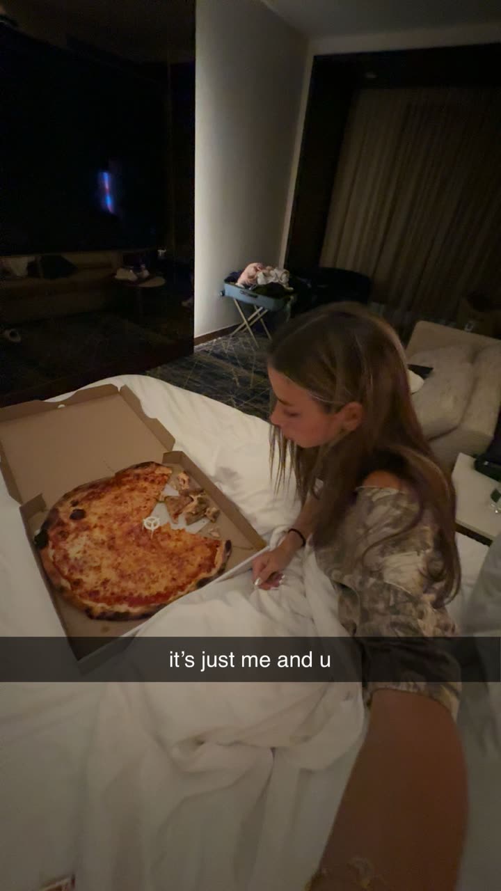 sadie.mckenna snapchat image archive image