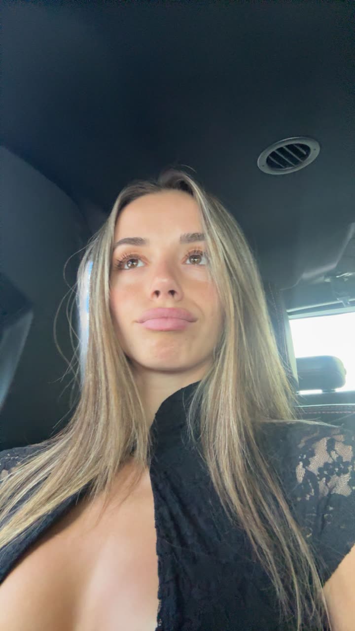 sadie.mckenna snapchat image archive image