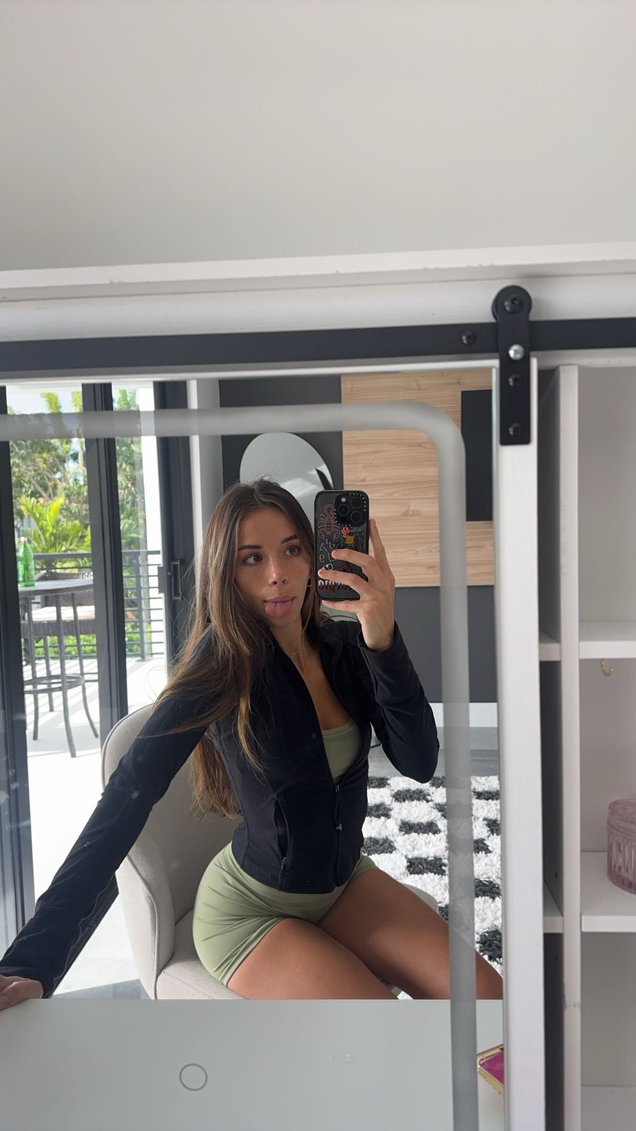 sadie.mckenna snapchat image archive image