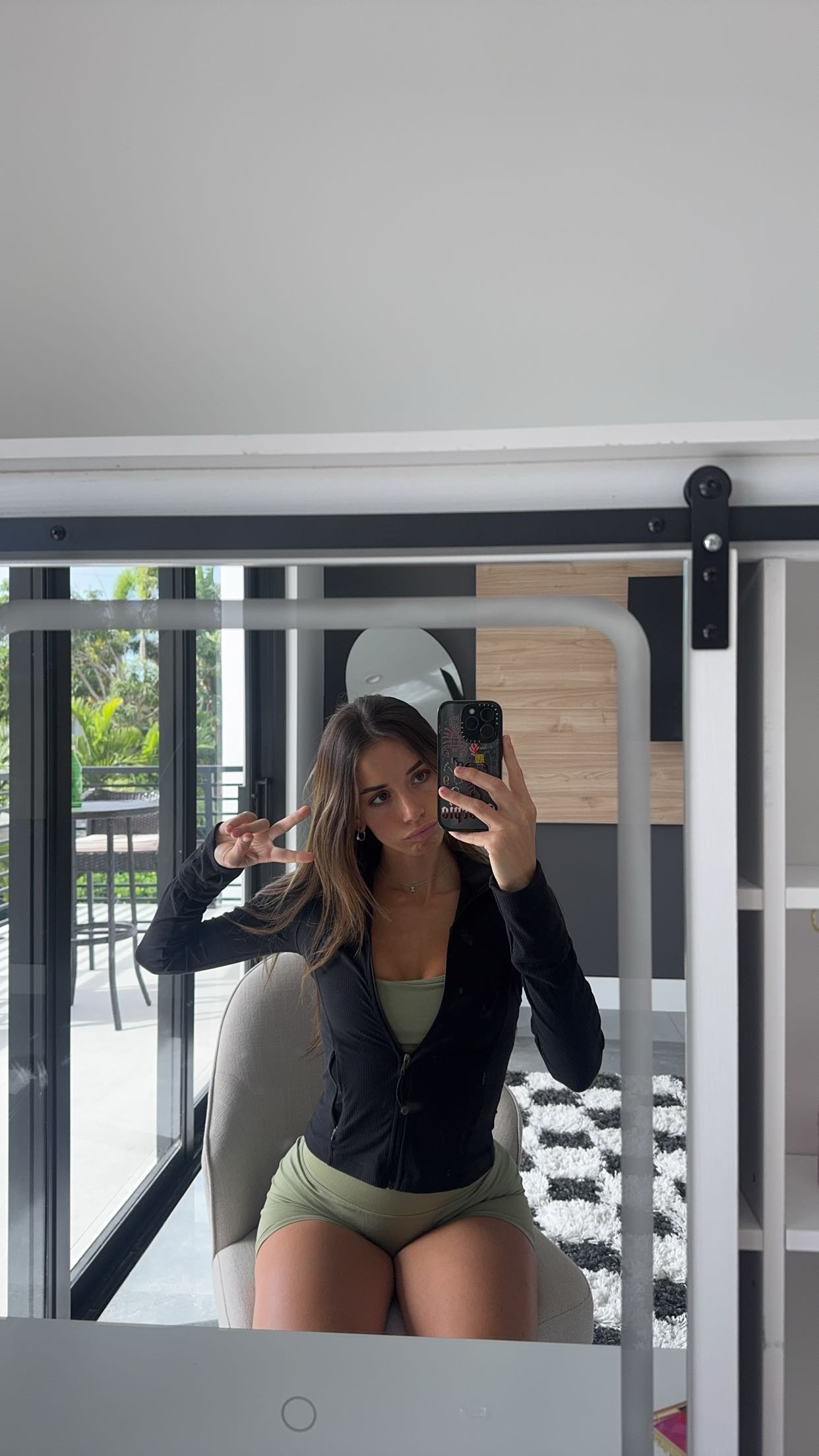 sadie.mckenna snapchat image archive image