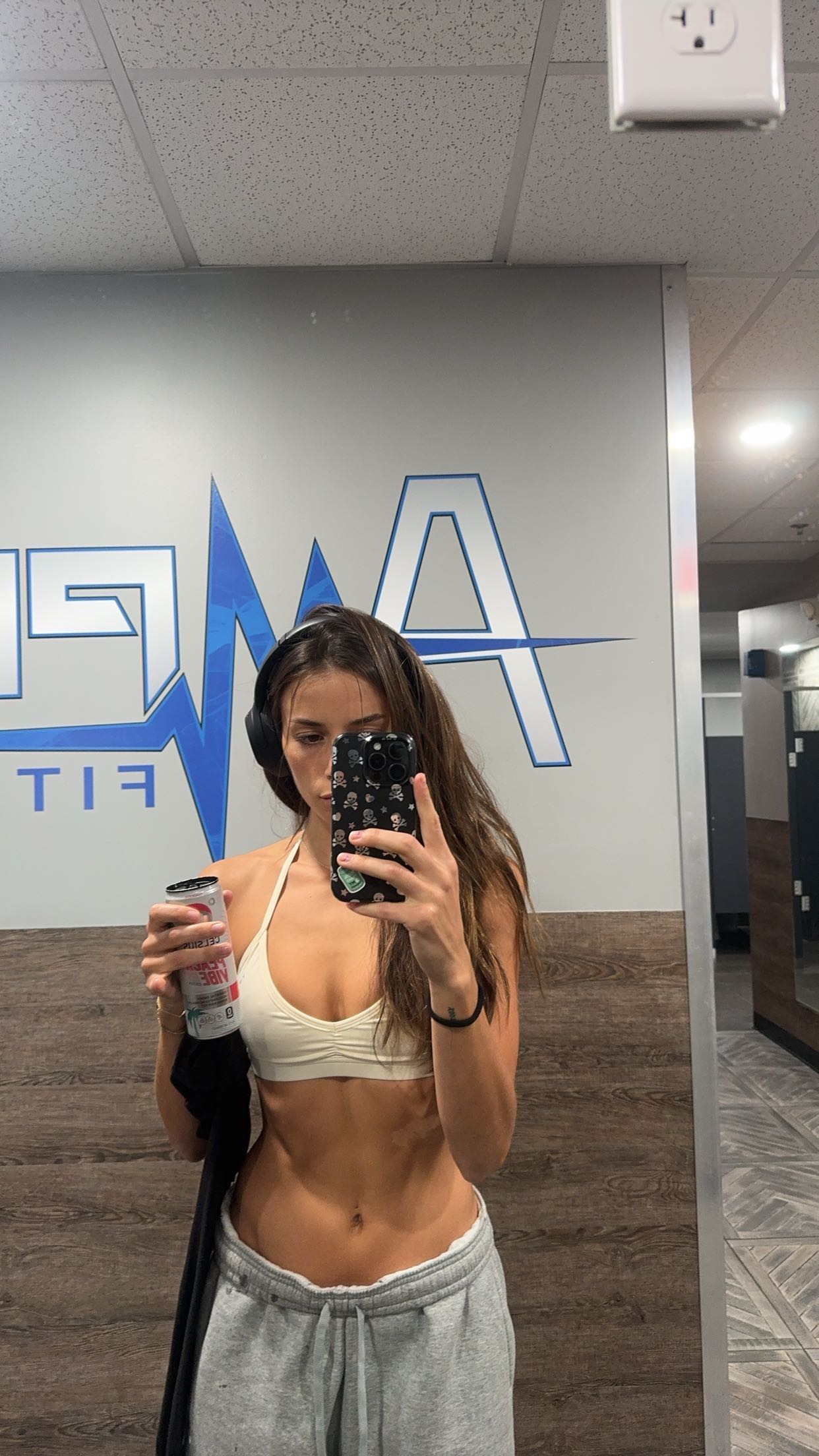 sadie.mckenna snapchat image archive image