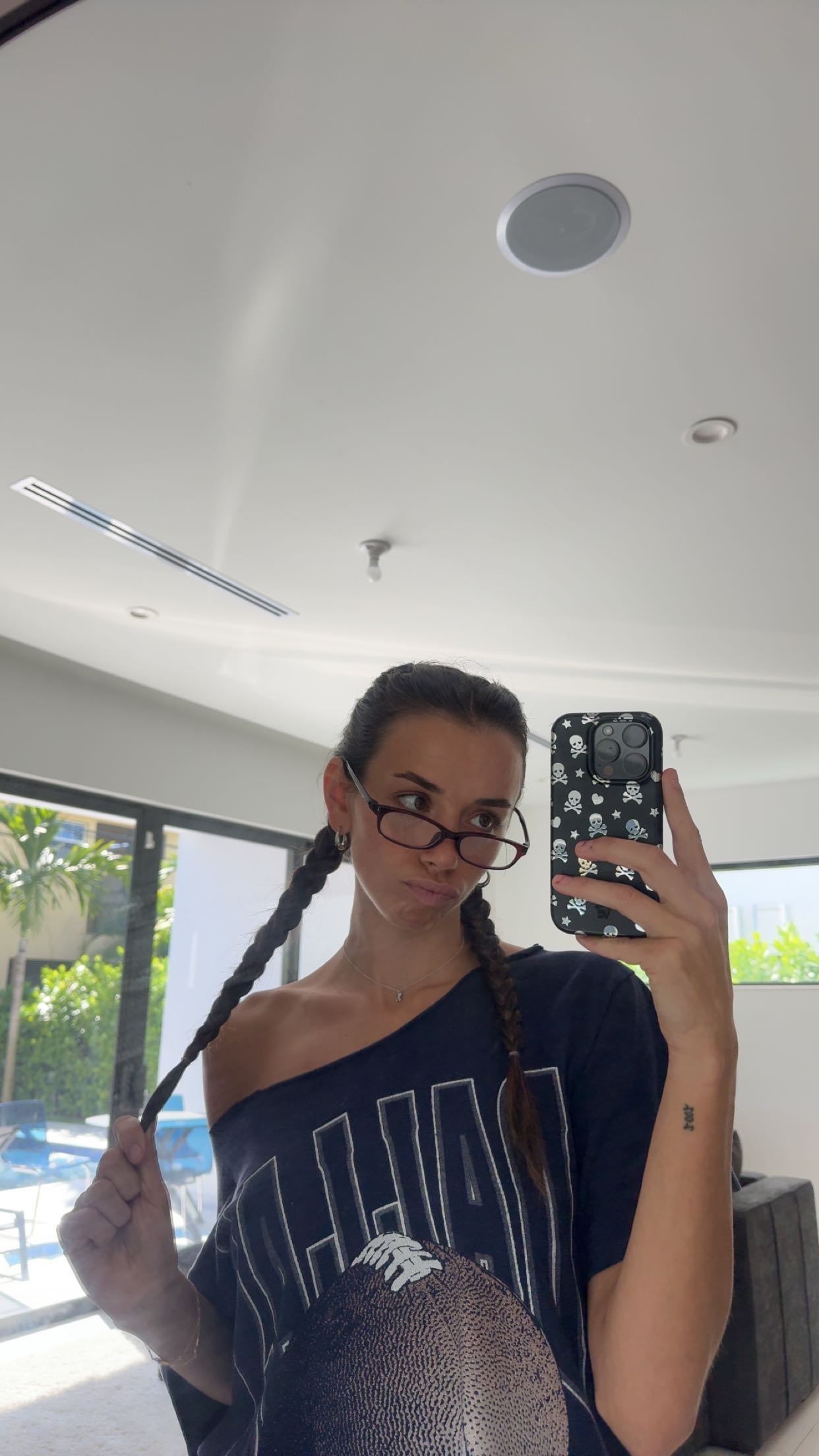 sadie.mckenna snapchat image archive image