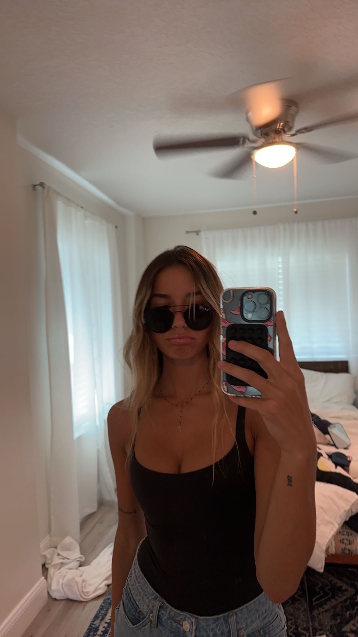 sadie.mckenna snapchat image archive image