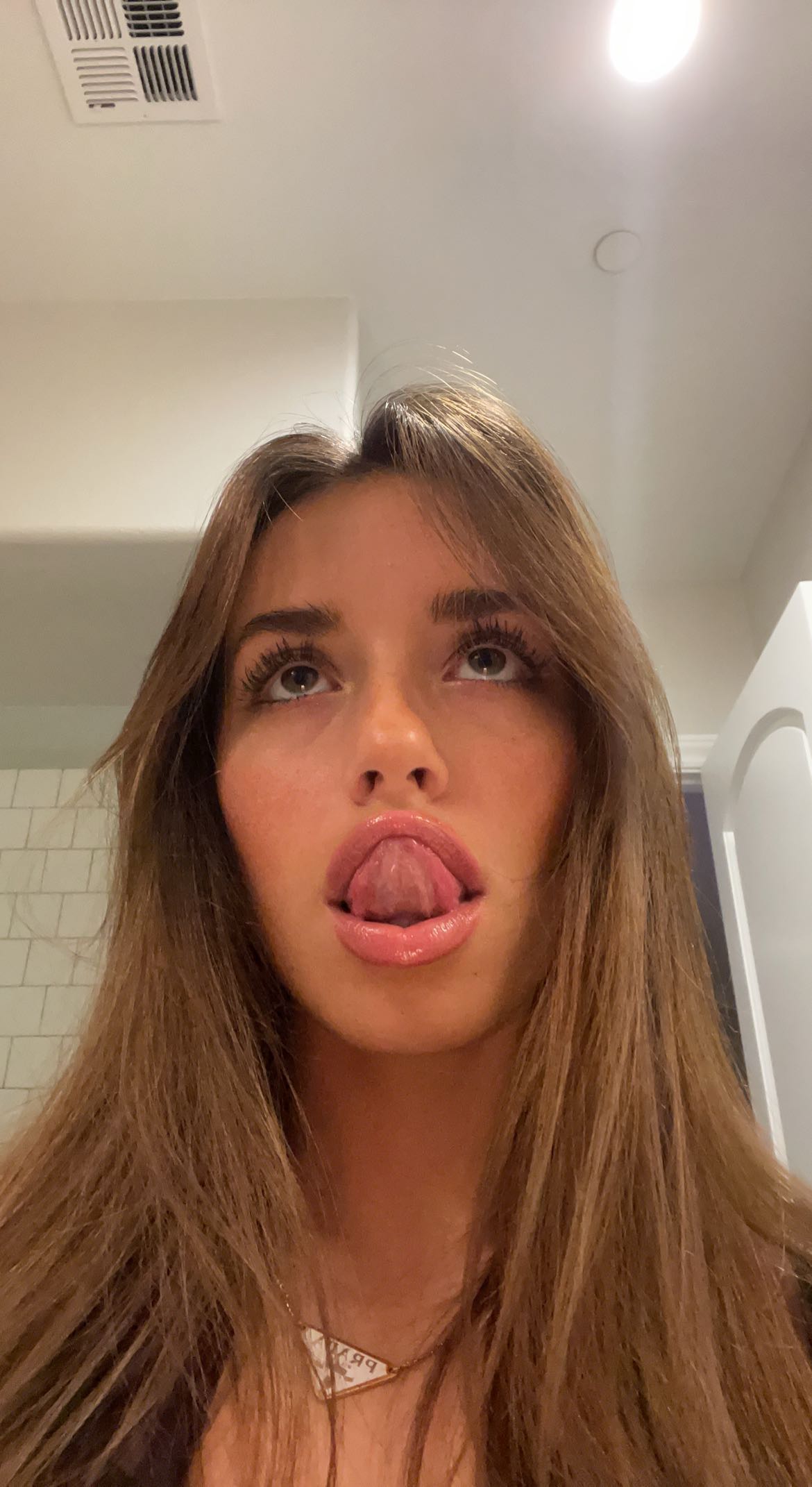 sadie.mckenna snapchat image archive image