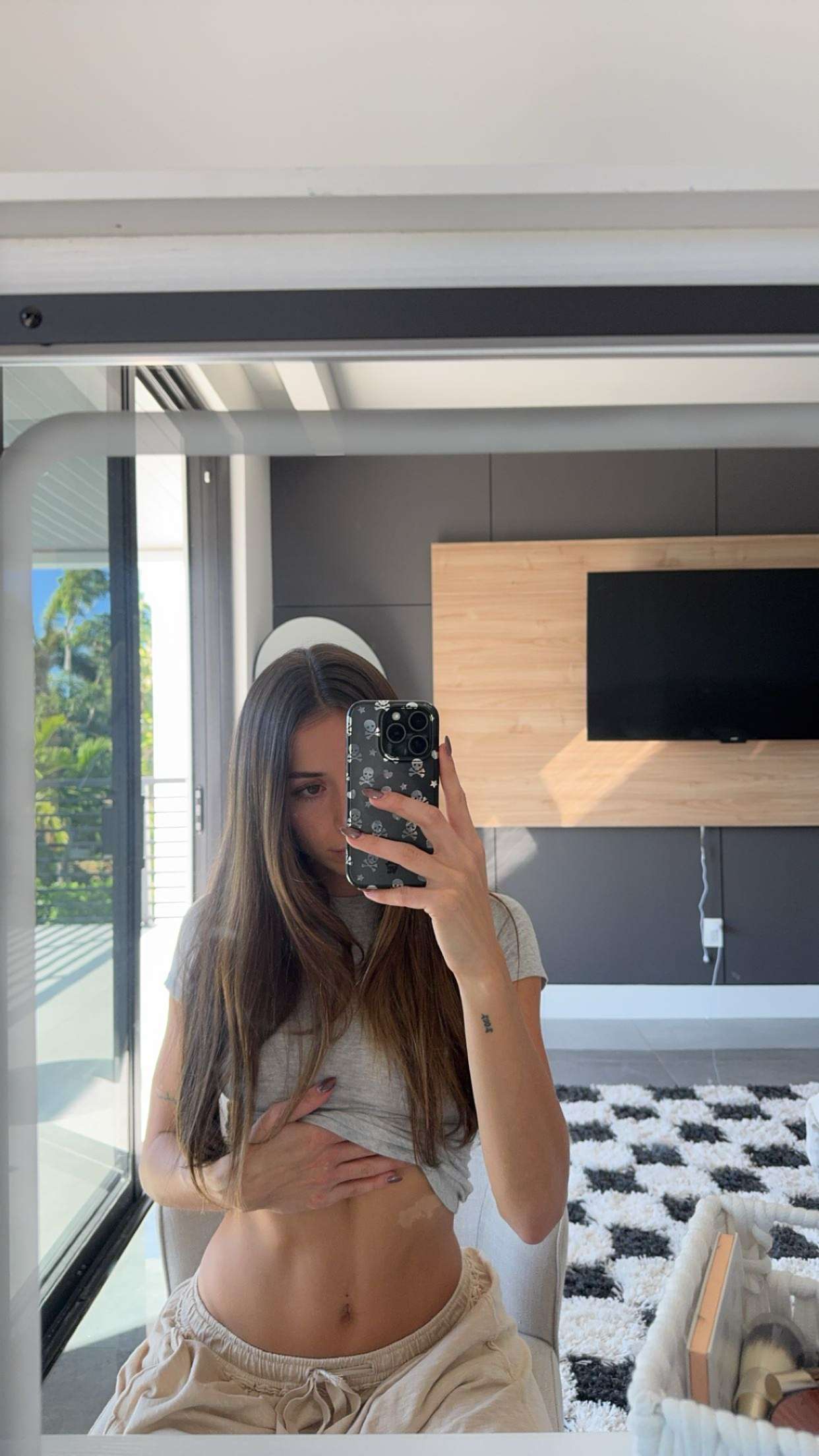 sadie.mckenna snapchat image archive image