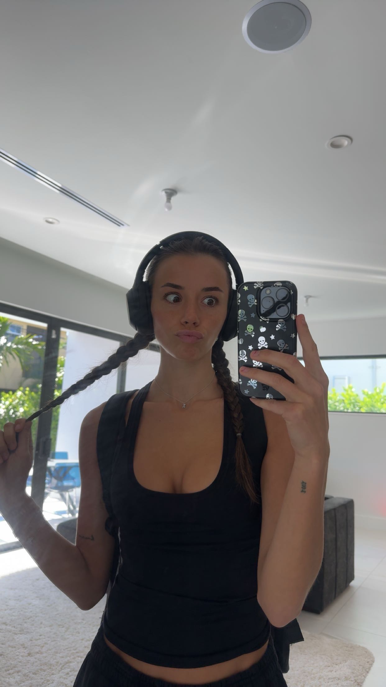 sadie.mckenna snapchat image archive image