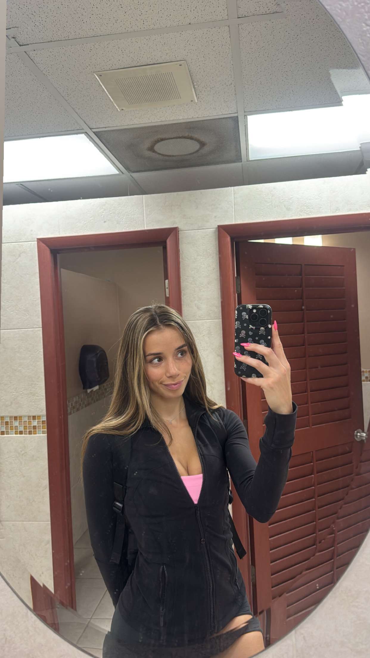 sadie.mckenna snapchat image archive image