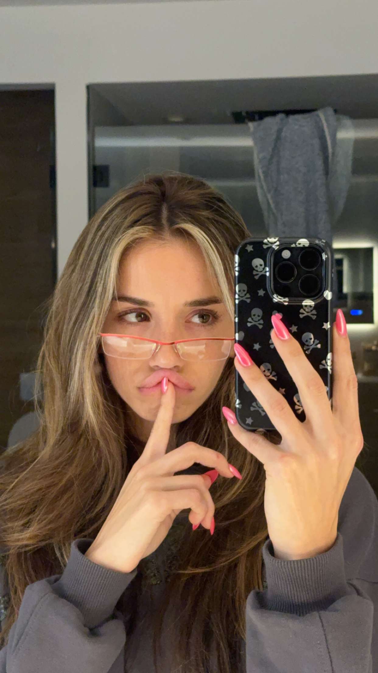 sadie.mckenna snapchat image archive image