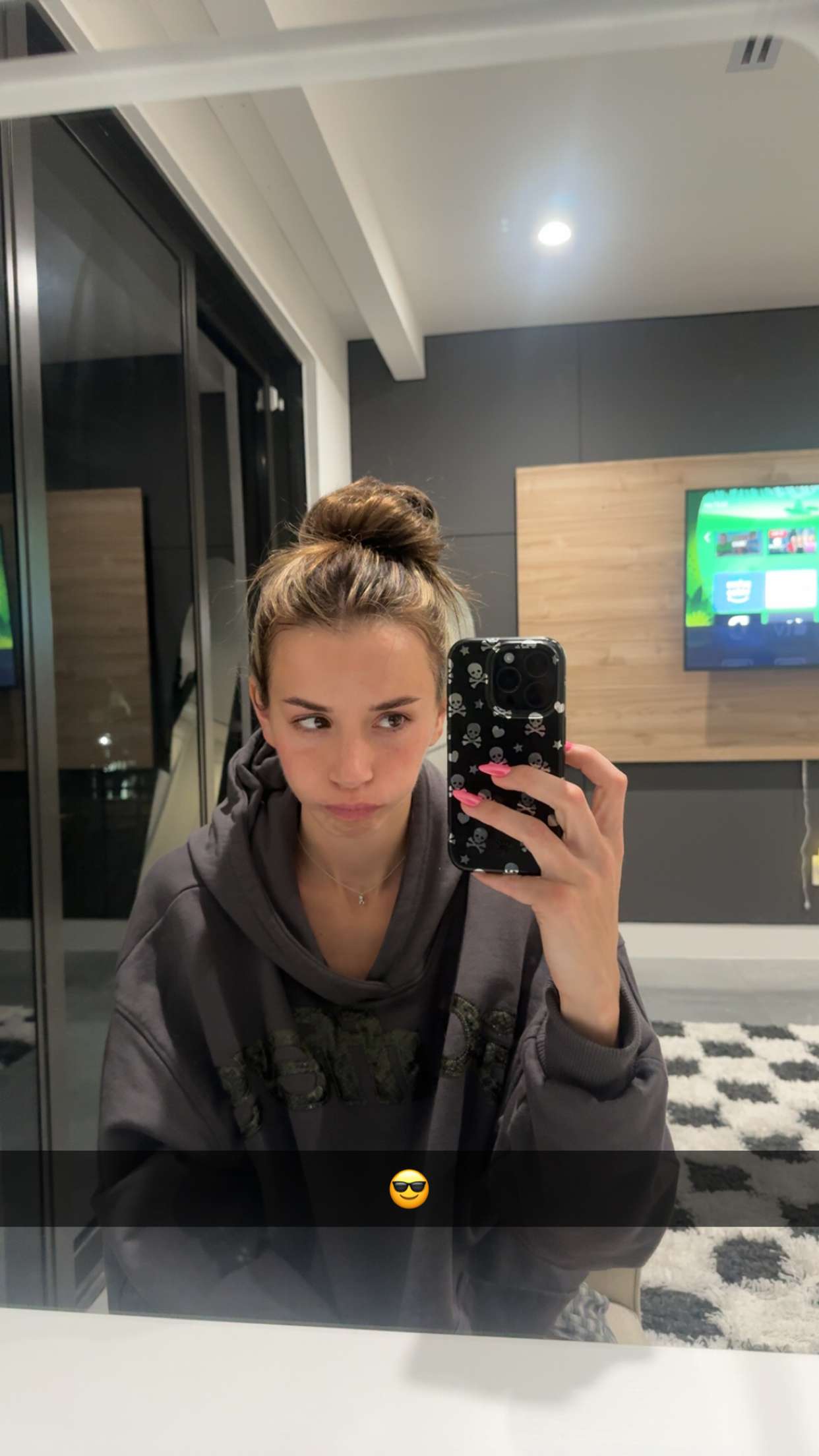 sadie.mckenna snapchat image archive image