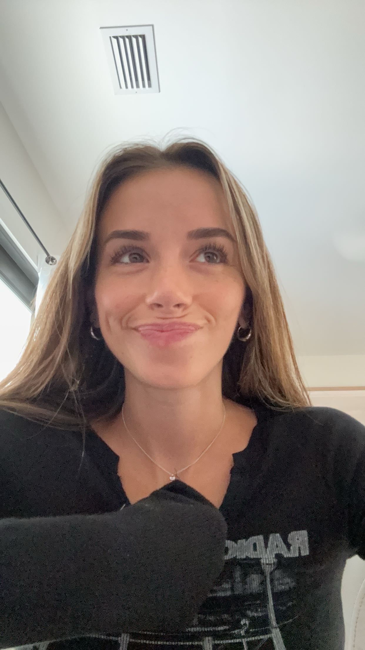 sadie.mckenna snapchat image archive image