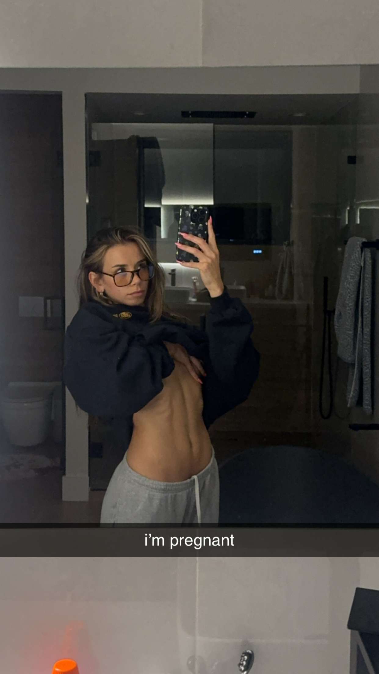 sadie.mckenna snapchat image archive image