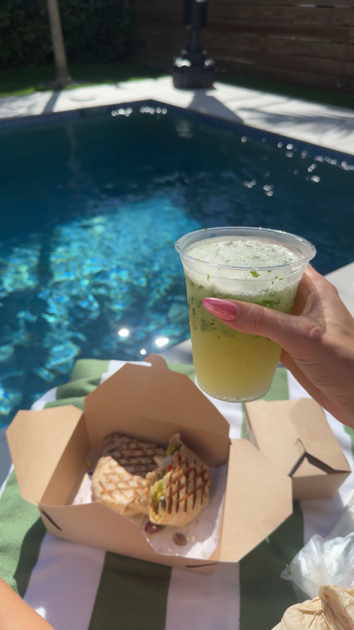 sadie.mckenna snapchat image archive image