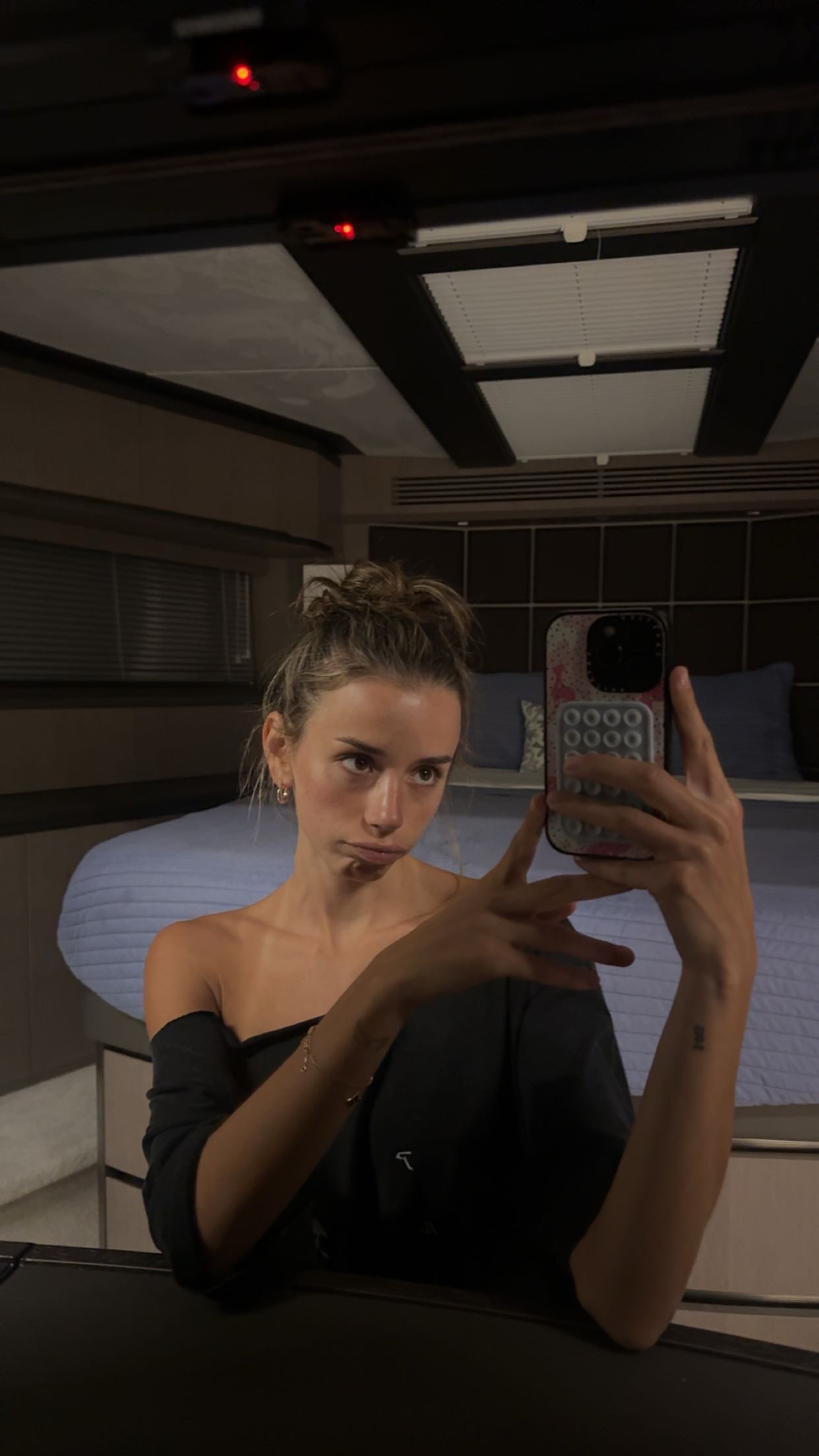 sadie.mckenna snapchat image archive image