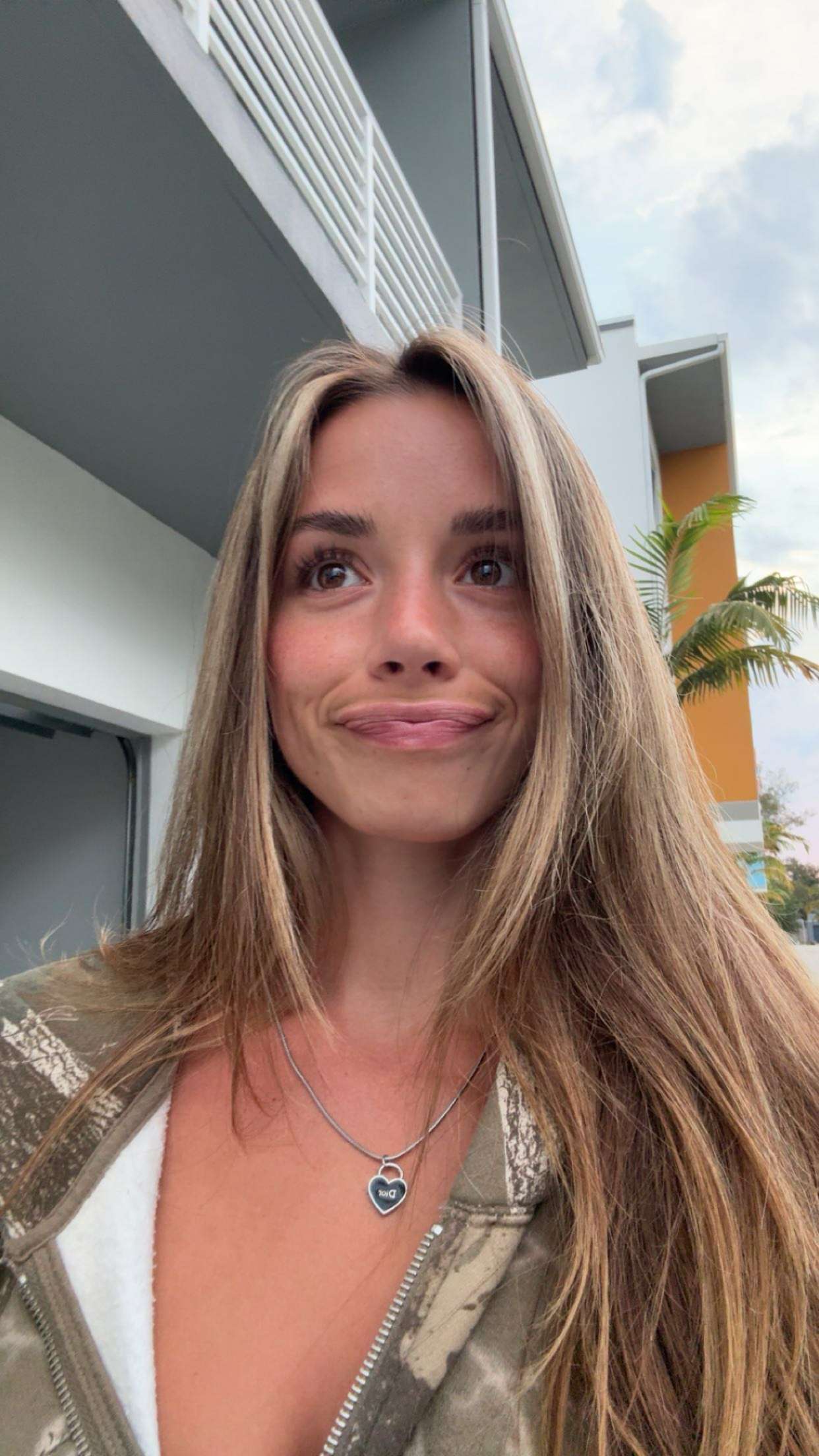 sadie.mckenna snapchat image archive image