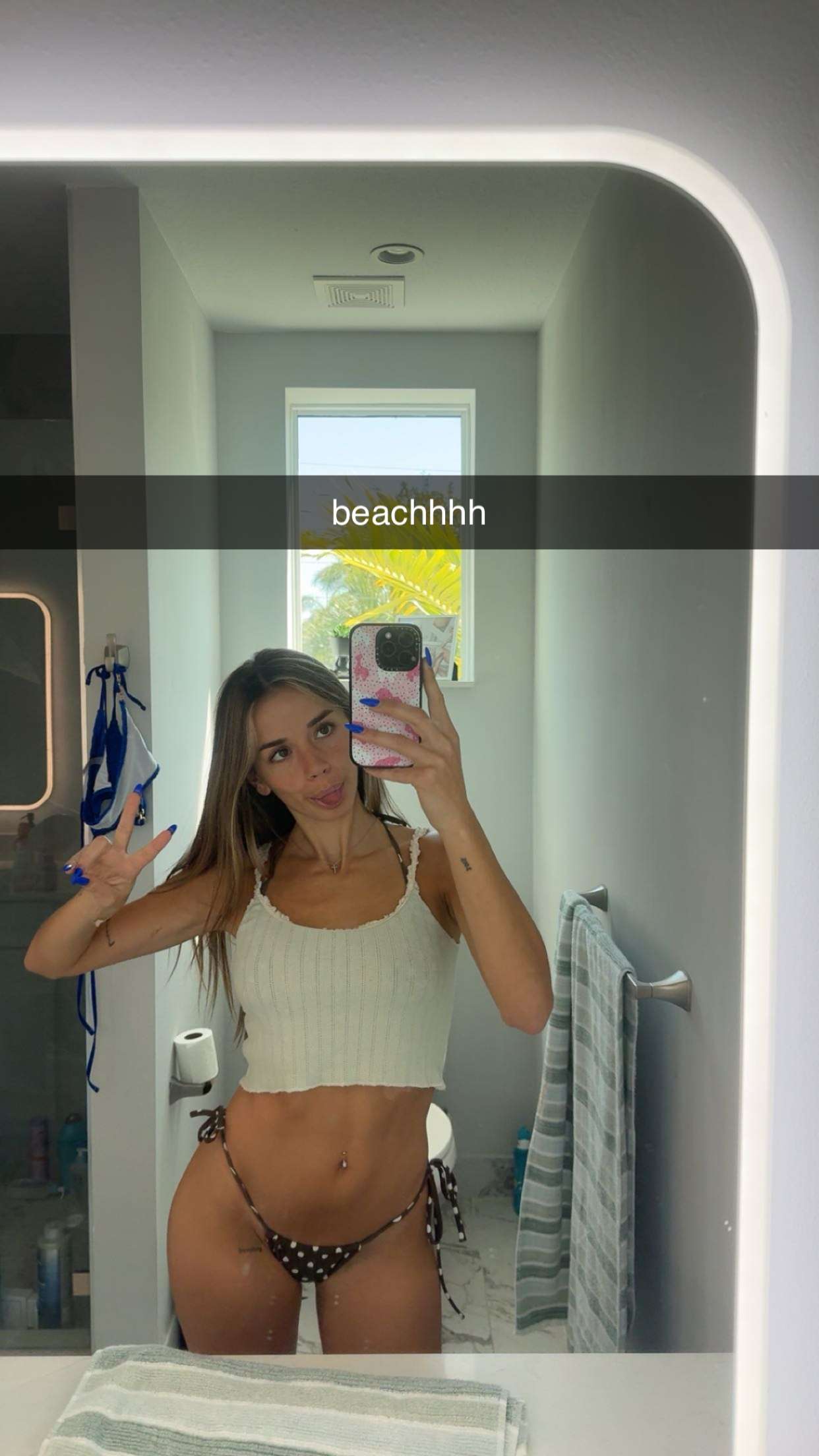 sadie.mckenna snapchat image archive image
