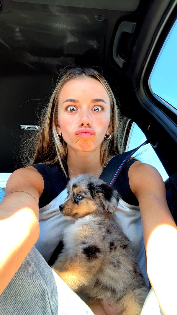 sadie.mckenna snapchat image archive image