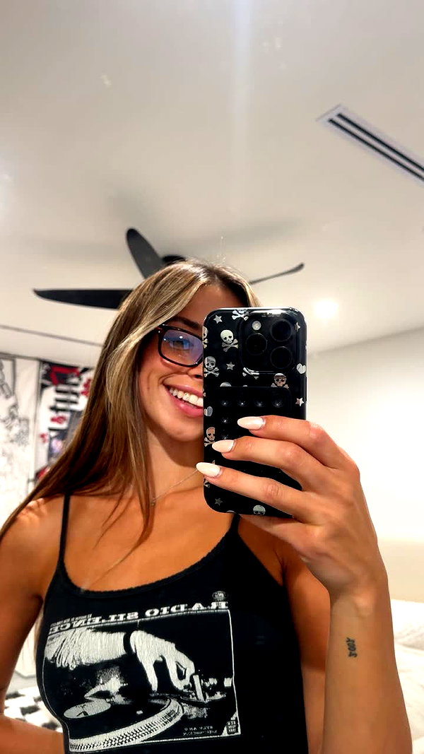 sadie.mckenna snapchat image archive image