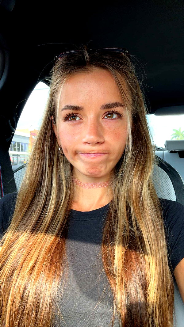 sadie.mckenna snapchat image archive image