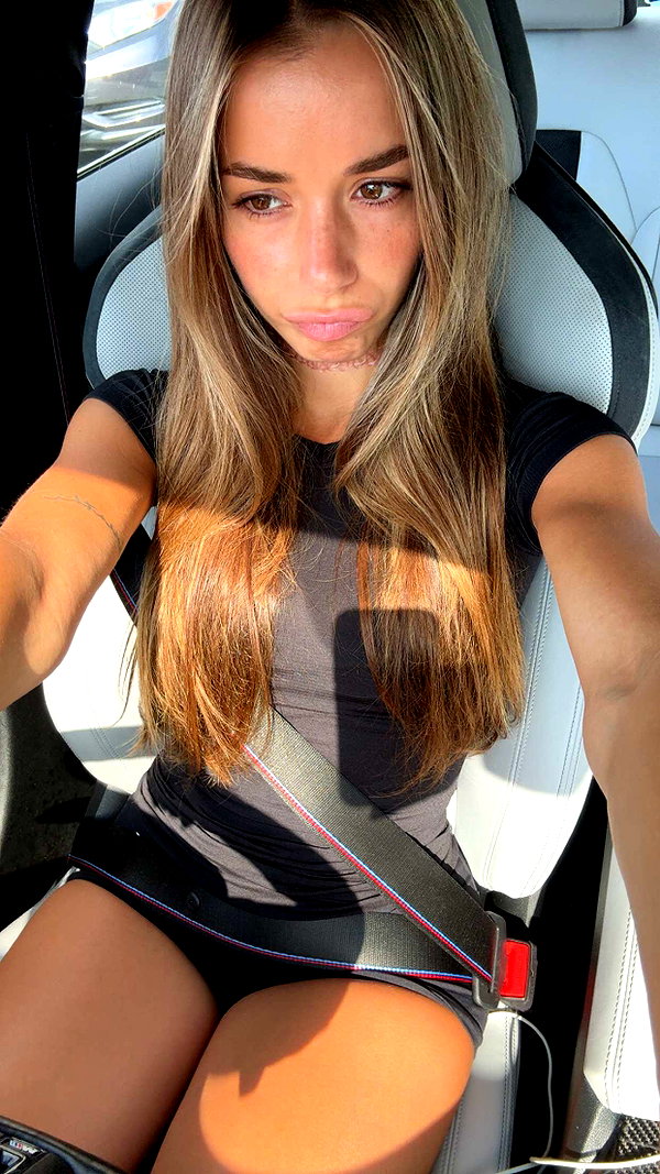 sadie.mckenna snapchat image archive image