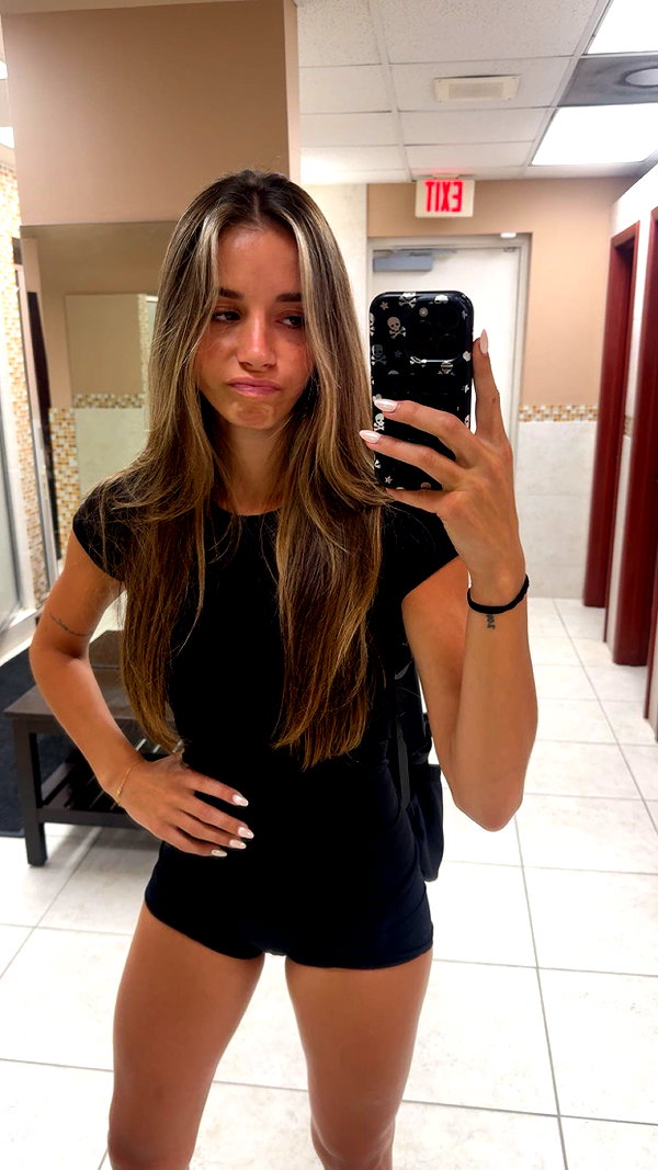 sadie.mckenna snapchat image archive image