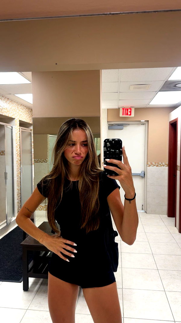 sadie.mckenna snapchat image archive image