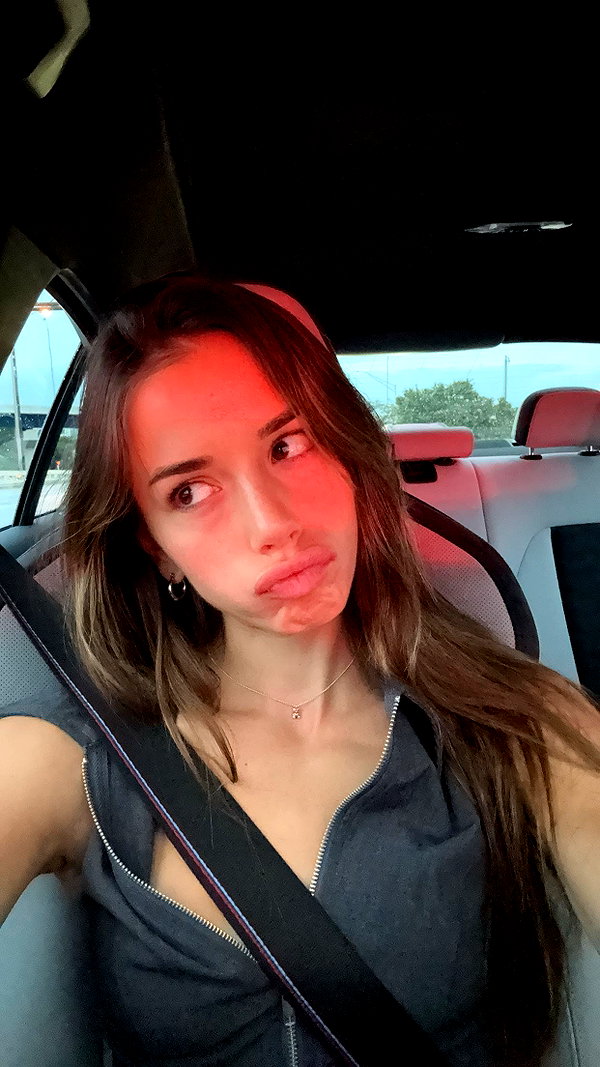 sadie.mckenna snapchat image archive image