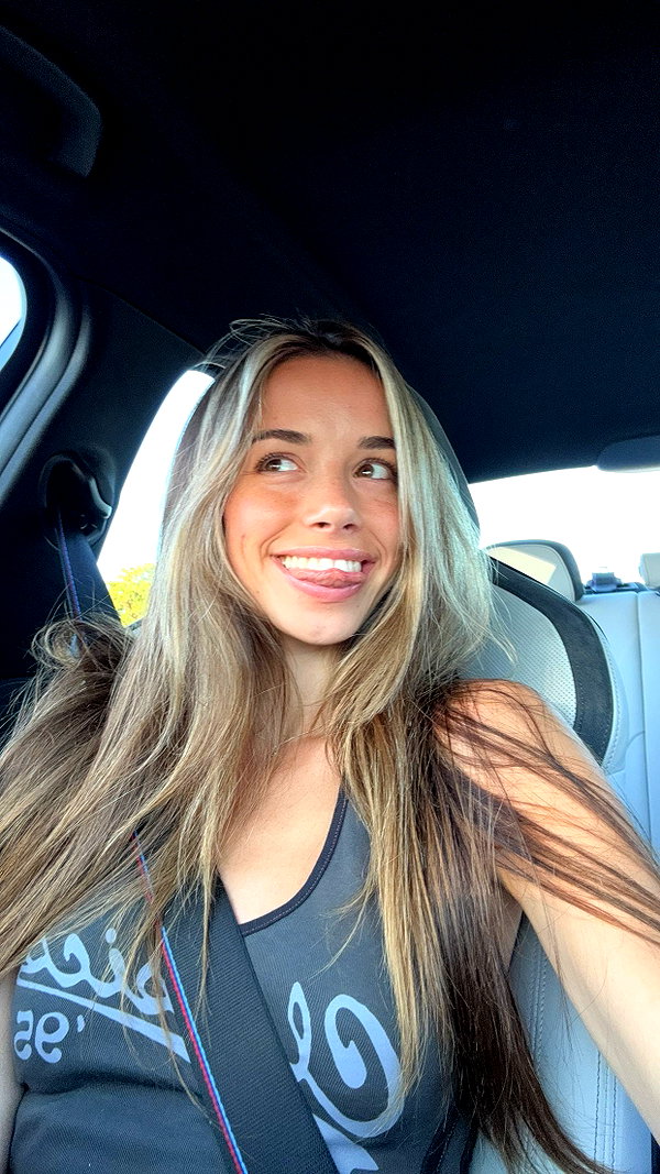 sadie.mckenna snapchat image archive image