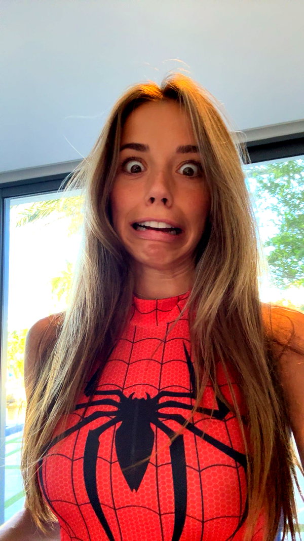 sadie.mckenna snapchat image archive image