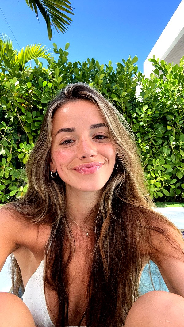 sadie.mckenna snapchat image archive image