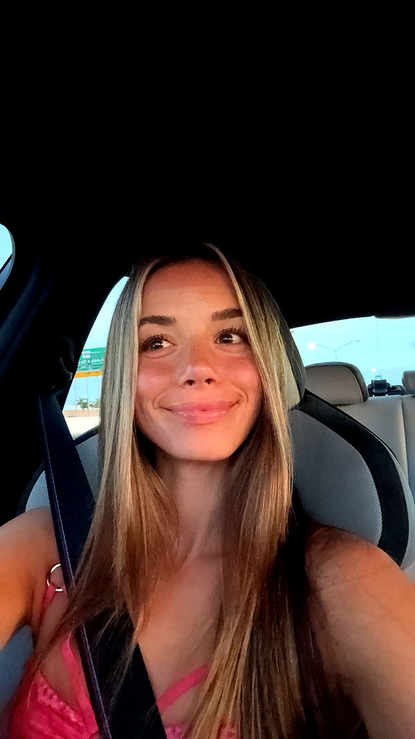 sadie.mckenna snapchat image archive image